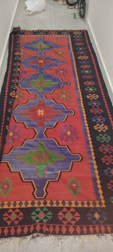 Çarpayılar: Əla vəziyyətdə kilim artıq 1 əsrdən çox yaşı var əldə toxumadı nağd