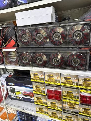 Передние фары: Светодиодные задние фонари для авто/прицепов Функции в одном корпусе — 12