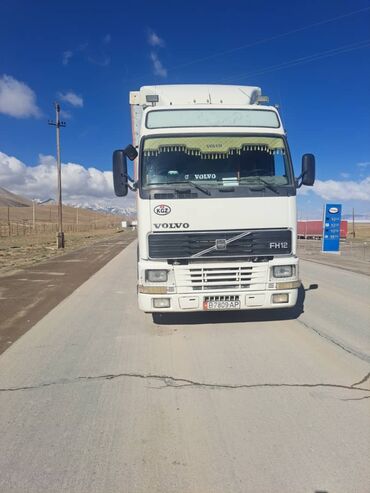 вольво тандем в европе: Грузовик, Volvo, Стандарт, 7 т, Б/у