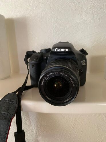 canon 4000d: Canon "550D"