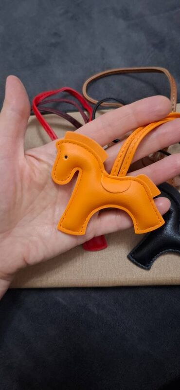 Kəmərlər: Brelok — 3