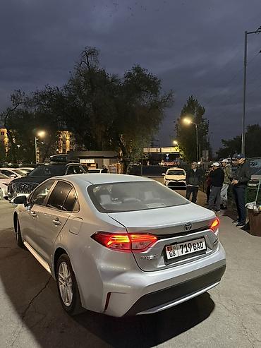 автомаи: Toyota Corolla: 2020 г., 1.8 л, Вариатор, Гибрид, Седан — 4