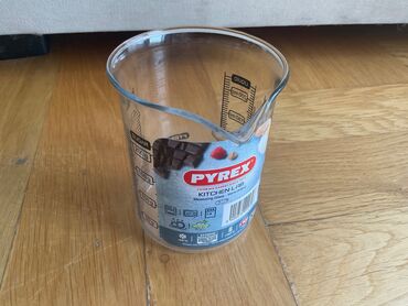 купить стаканы для кофе оптом: Продается оригинальный мерный стакан PYREX 250 ml в отличном