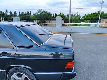 190 satışı: Mercedes-Benz 190 (W201) sedan - Kuzov: 4 qapılı sedan, qara rəng - — 8