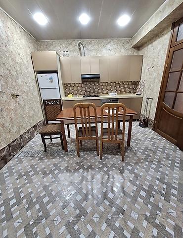 kiraye evl: Ev 229 nömrəli məktəbin yanında yerləşir .Neftcilər metrosuna düz 3dq — 3