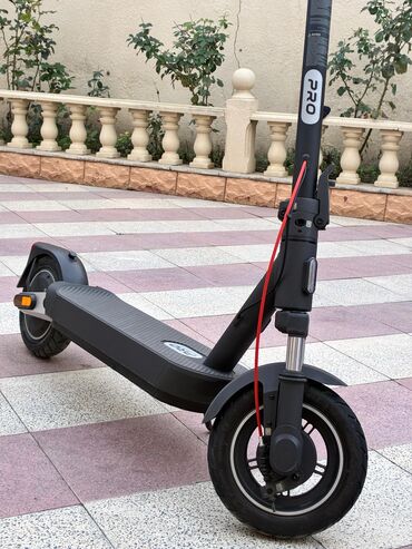 Elektrikli samokatlar: Elektrikli skuter – Pro seriyası - Güclü ön amortizatorlu asqı — 1