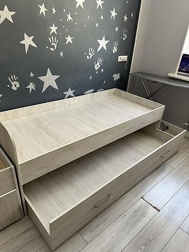 bunk bed: Двухъярусная кровать, Б/у, С выкатной системой — 2