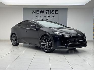 Продажа авто: Toyota Prius: 2025 г., 2 л, Вариатор, Гибрид, Лифтбек — 2