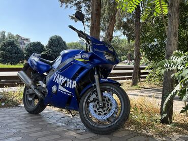 матасикль: Спортбайк Yamaha, 600 куб. см, Бензин