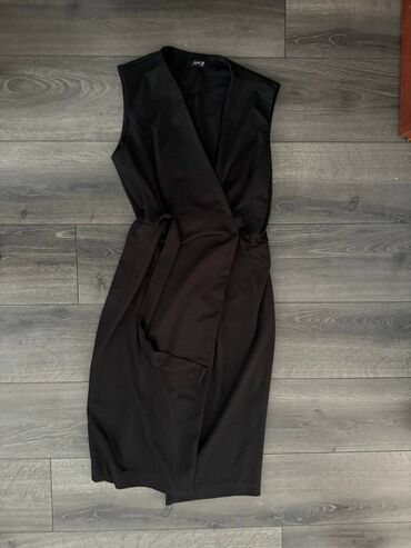 haljina sa visnjama: Haljina na preklop, L veličine