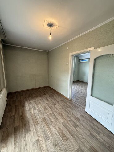 продаю квартиру миллениум: 2 комнаты, 42 м², Индивидуалка, 2 этаж, Старый ремонт