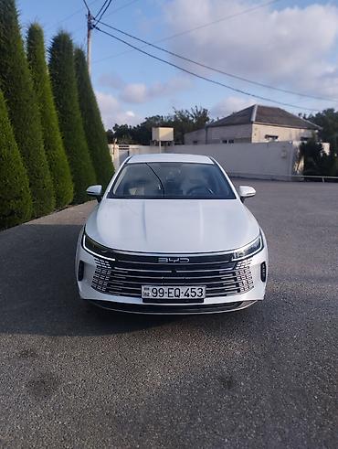 w210 on bufer: BYD Qin Plus DM-i plug-in hibrid sedan - Kuzov: liftbek tipli 4 — 1