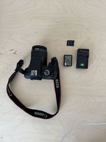 фотоаппарат для начинающих недорогой: Зеркальный фотоаппарат Canon EOS 2000D с комплектом Состав набора: -