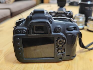 Фотоаппараты: Nikon d 610 старый но надёжный фотик full frame. Фотик в чехле но по — 4