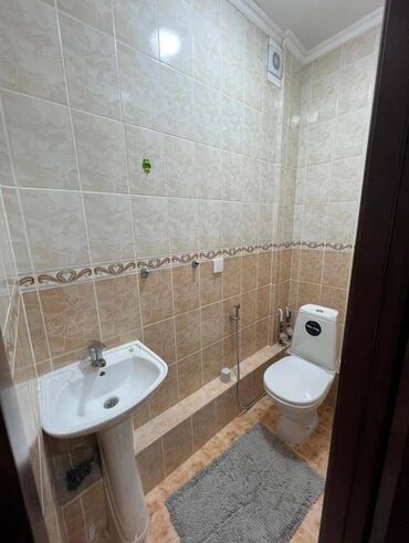 срочная продажа квартир без посредников: 2 бөлмө, 70 кв. м, 106-серия жакшыртылган, 9 кабат, Эски ремонт