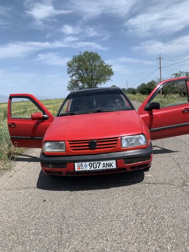 фольксваген модельный: Volkswagen Vento: 1992 г., 1.8 л, Механика, Бензин, Седан