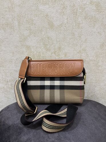 женская синяя рубашка: Burberry canta