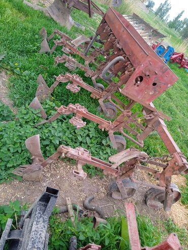 Другие культиваторы: Продаю культиваторы в полном комплекте синий 350.000сом красный — 6