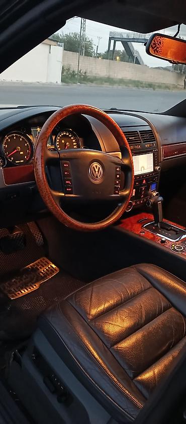 touareg: Volkswagen Touareg V6 – qara rəng, tam ölçülü premium SUV — 4