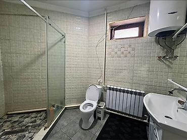 Продажа коттеджей и домов: 🏡 Продаётся уютный двухэтажный частный дом в г. Ош, район Ак-Буура-1 — 25