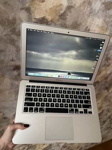 Apple MacBook: MacBook Air 2017 13-inch İdeal vəziyyətdədi, heç bir problemi yoxdu və — 1