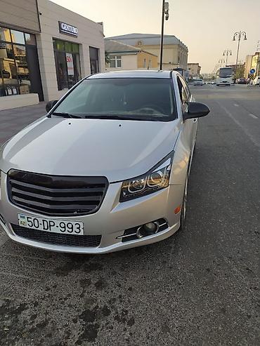 Chevrolet Cruze sedan – gümüş rəng - Kuzov: 4 qapılı sedan