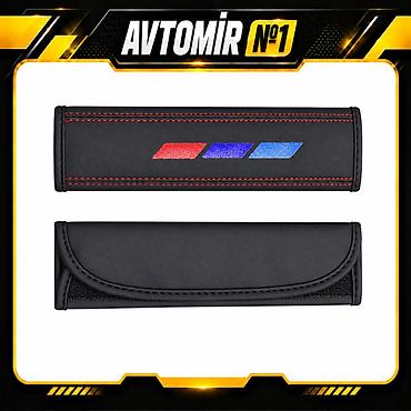 Avtomobil üçün kəmər qoruyucusu — qara, qırmızı tikişli Dəri