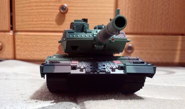 Ostalo: Nov RC tenk može da ispaljuje gel kuglice i tom prilikom se pali — 18