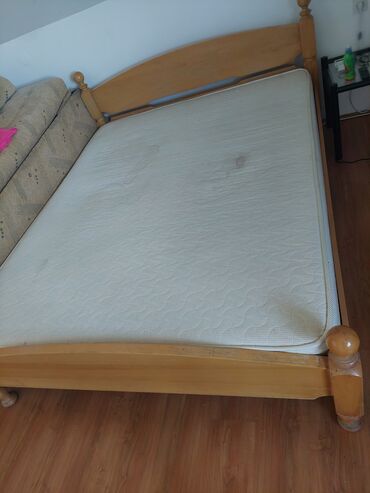bebi dola: Bračni krevet, Sa uzglavljem