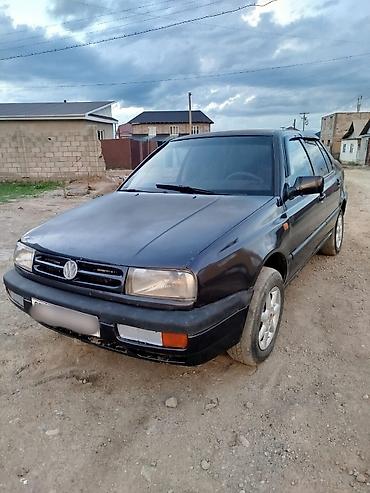 Унаа: Volkswagen Vento: 1995 г., 1.8 л, Кол менен иштөөчү, Бензин, Седан — 1