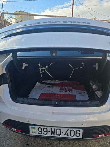 BYD: BYD Qin Plus (plug-in hibrid sedan) - Kuzov: liftbek tipli sedan, ağ — 6