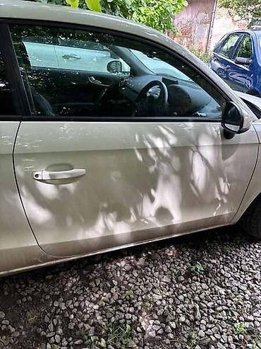 auto plac sirena: SUVOZACEVA VRATA ZA AUDI A1 | Vrata za Audi A1 troje vrata 8 — 1