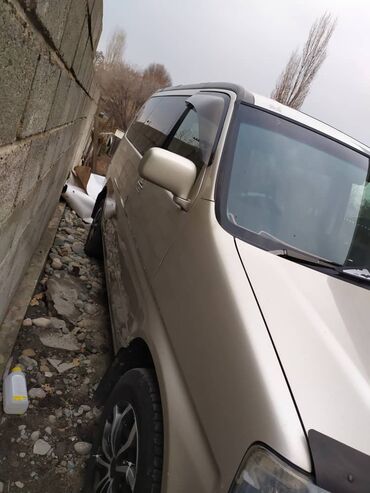 Honda: Honda Stepwgn: 2000 г., 2 л, Автомат, Газ, Минивэн — 3