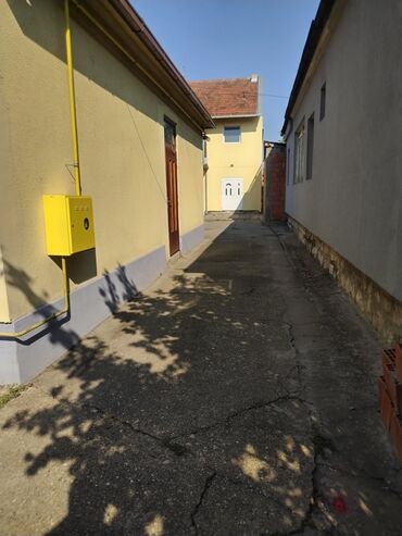 Kuće na prodaju: 350 kv. m, 6 soba — 28