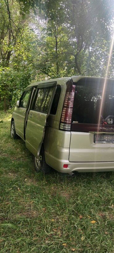 Honda: Honda Stepwgn: 2005 г., Минивэн — 3