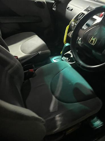 Honda: Honda Fit: 2004 г., 1.3 л, Вариатор, Бензин, Хэтчбэк — 10