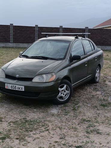 Toyota: Toyota Vitz / Platz / Yaris / Echo: 1999 г., 1.5 л, Механика, Бензин, Седан