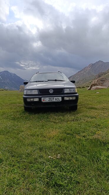 как можно купить машину в рассрочку: Volkswagen Passat: 1994 г., 1.8 л, Механика