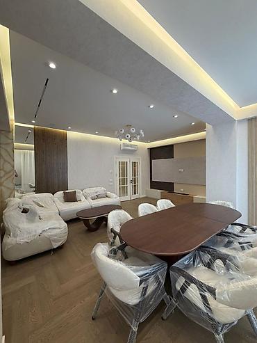 3 otaqlı, 166 kv. m