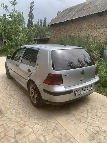 шинен москвич: Volkswagen Golf: 2000 г., Хетчбек — 4