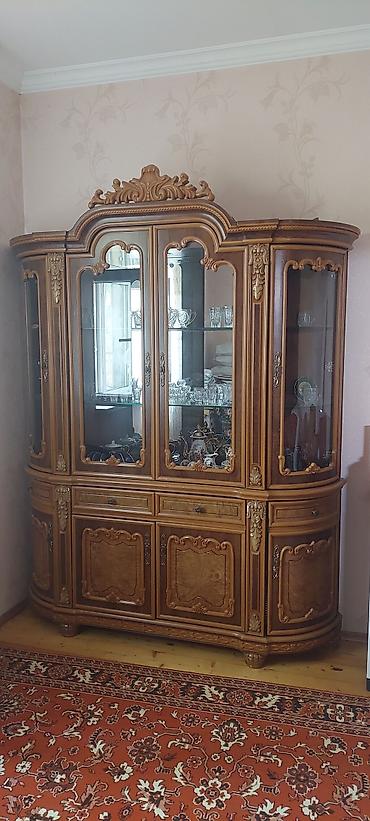balaca skaf: Klassik üslubda vitrin-bufet - Material: ağac konstruksiya, üzərində — 3
