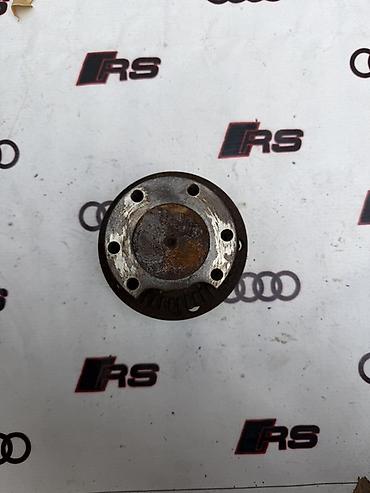 проточка маховика: Задняя ступица Ауди С4 Audi C4 — 3