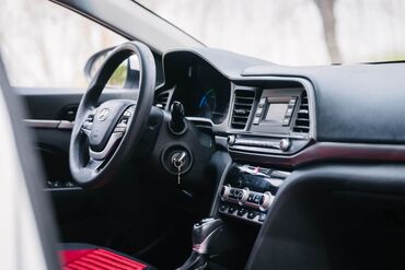 Toyota: Toyota Corolla: 2019 г., 1.8 л, Механика, Гибрид, Минивэн — 11