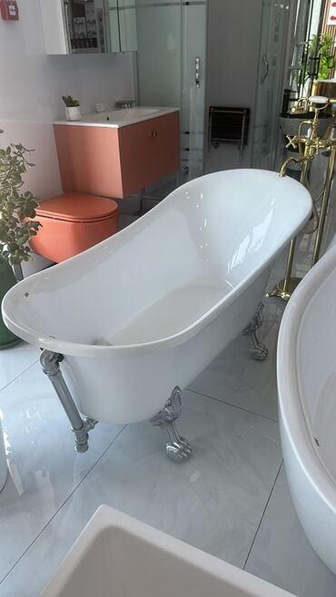 Moydadırlar: Ağ rəngli keramika Çanaq və iki geniş siyirməli ağ qapalı şkafı olan — 17