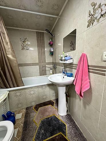 Продажа коттеджей и домов: Продаётся жилой дом с двором и хозяйственными постройками. - — 6