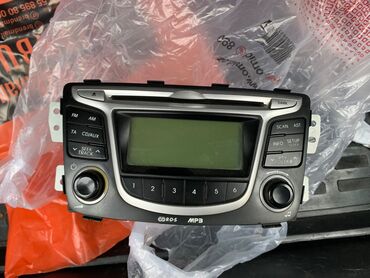 Avtomobil üçün alətlər: 2011-ci Hyundai Accent servisdən çıxarılıb əla vəziyyətdədi hər şeyi