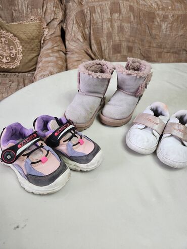 Детская обувь: Детская обувь на девочку Размер уги 25 Белые ботасы 23 Цветные 23-24