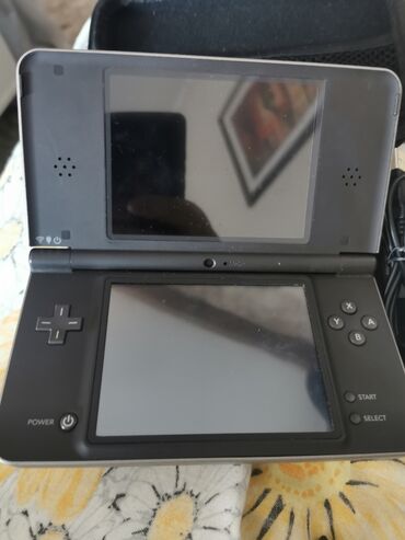 Nintendo DS & DSi: Prenosiva konzola Nintendo DS XL, idealna za igranje u pokretu — 4