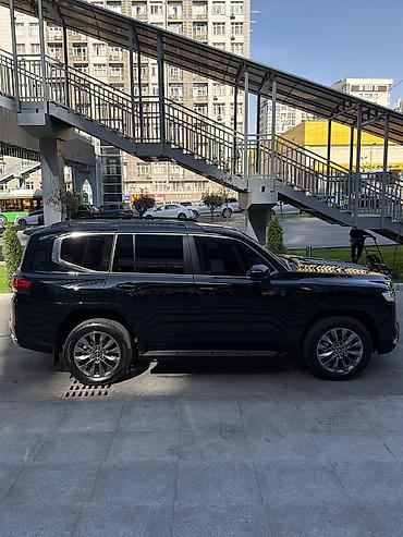 Toyota: Toyota Land Cruiser: 2023 г., 3.5 л, Бензин — 7