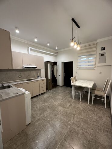 квартире: 1 комната, 36 м², 106 серия улучшенная, Цокольный этаж, Евроремонт